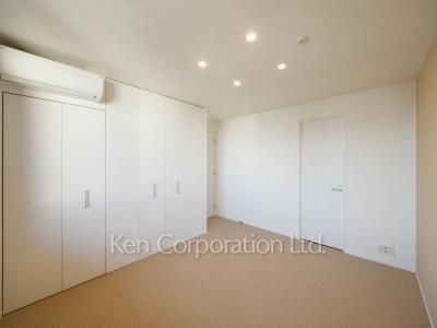 Bedroom ※Photo of the same layout on 9 floor. Decoration and fixture may differ.
