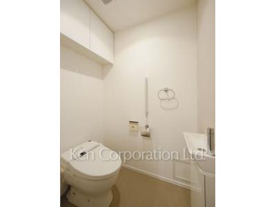 Lavatory ※Photo of the same layout on 9 floor. Decoration and fixture may differ.