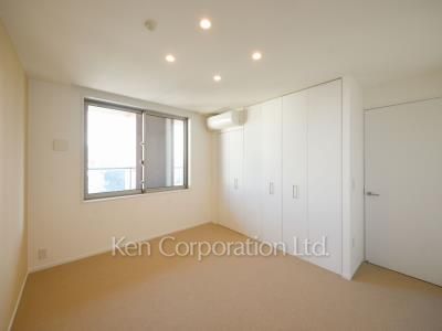 Bedroom ※Photo of the same layout on 9 floor. Decoration and fixture may differ.
