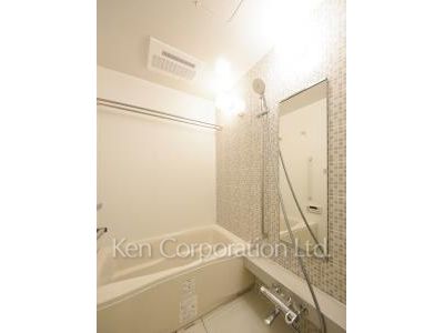 Bath ※Photo of the same layout on 9 floor. Decoration and fixture may differ.