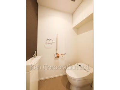 Lavatory ※Photo of the same layout on 13 floor. Decoration and fixture may differ.