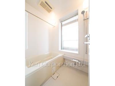 Bath ※Photo of the same layout on 26 floor. Decoration and fixture may differ.