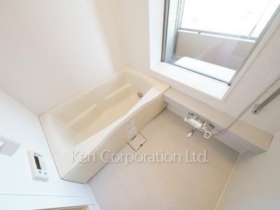 Bath ※Photo of the same layout on 26 floor. Decoration and fixture may differ.