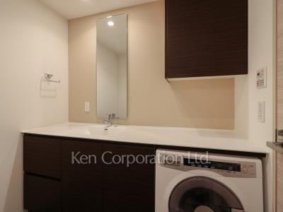Powder Room ※Photo of the same layout on 31 floor. Decoration and fixture may differ.