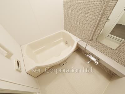 Bath ※Photo of the same layout on 37 floor. Decoration and fixture may differ.