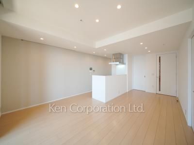 Living-Dining ※Photo of the same layout on 30 floor. Decoration and fixture may differ.