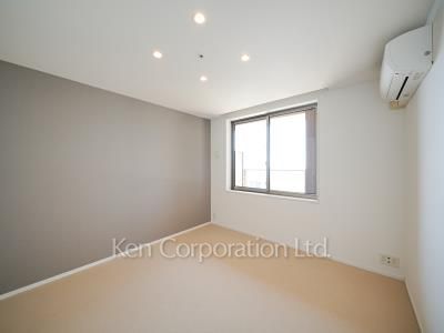 Bedroom ※Photo of the same layout on 30 floor. Decoration and fixture may differ.