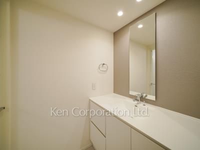 Powder Room ※Photo of the same layout on 30 floor. Decoration and fixture may differ.