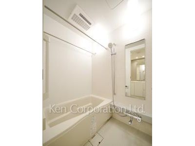 Bath ※Photo of the same layout on 30 floor. Decoration and fixture may differ.