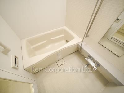 Bath ※Photo of the same layout on 30 floor. Decoration and fixture may differ.