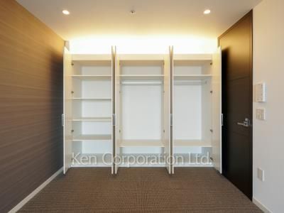 Closet ※Photo of the same layout on 46 floor. Decoration and fixture may differ.