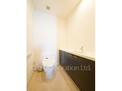 Lavatory ※Photo of the same layout on 40 floor. Decoration and fixture may differ.