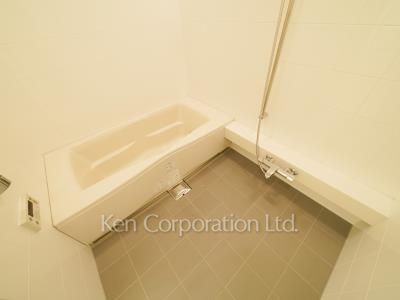 Bath ※Photo of the same layout on 40 floor. Decoration and fixture may differ.