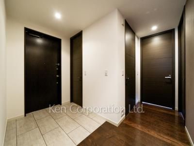 Entrance ※Photo of the same layout on 47 floor. Decoration and fixture may differ.
