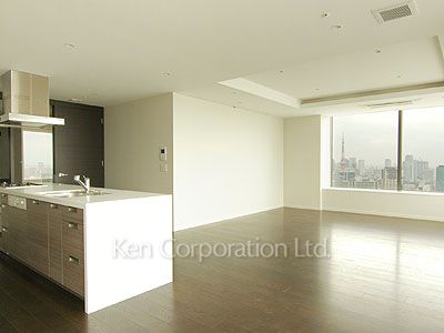 Living-Dining ※Photo of the same layout on 40 floor. Decoration and fixture may differ.