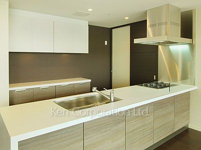 Kitchen ※Photo of the same layout on 40 floor. Decoration and fixture may differ.