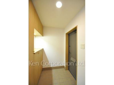 Entrance ※Photo of the same layout on 3 floor. Decoration and fixture may differ.