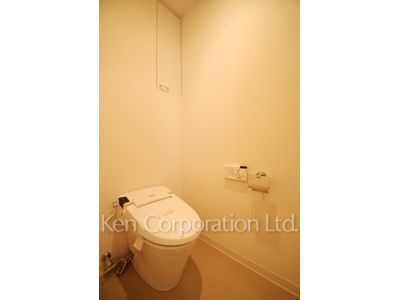 Lavatory ※Photo of the same layout on 12 floor. Decoration and fixture may differ.