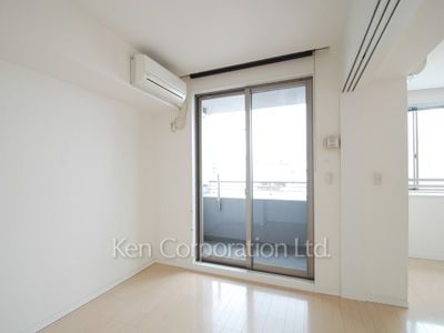 Bedroom ※Photo of the same layout on 9 floor. Decoration and fixture may differ.