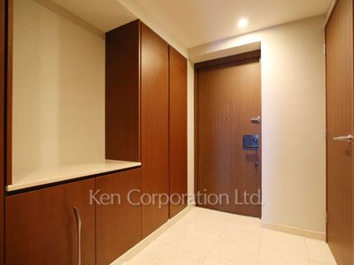 Entrance ※Photo of the same layout on 4 floor. Decoration and fixture may differ.