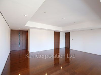 Living-Dining ※Photo of the same layout on 4 floor. Decoration and fixture may differ.