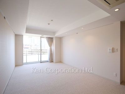 Bedroom ※Photo of the same layout on 4 floor. Decoration and fixture may differ.