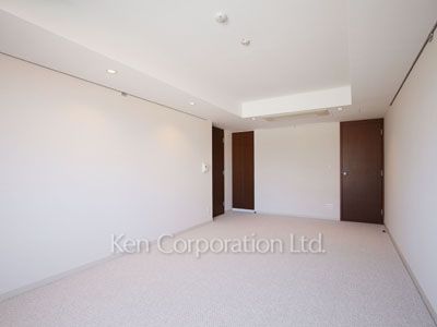 Bedroom ※Photo of the same layout on 4 floor. Decoration and fixture may differ.