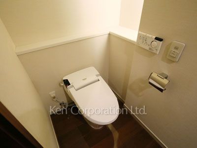 Lavatory ※Photo of the same layout on 4 floor. Decoration and fixture may differ.