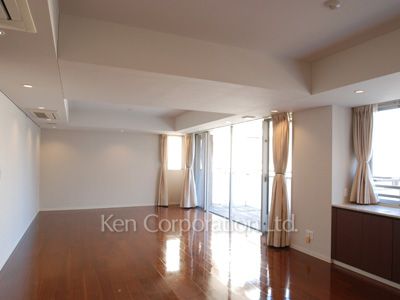 Living-Dining ※Photo of the same layout on 3 floor. Decoration and fixture may differ.