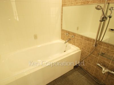 Bath ※Photo of the same layout on 3 floor. Decoration and fixture may differ.