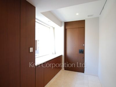 Entrance ※Photo of the same layout on 3 floor. Decoration and fixture may differ.