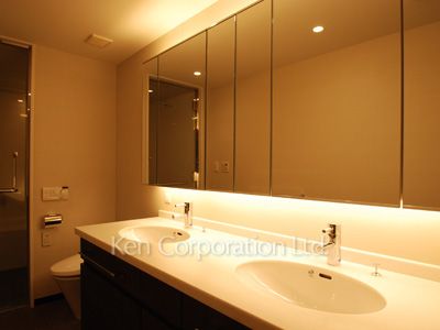 Powder Room ※Photo of the same layout on 3 floor. Decoration and fixture may differ.