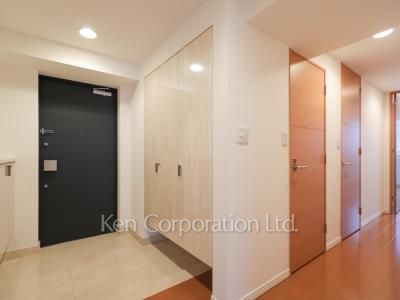 Entrance ※Photo of the same layout on 3 floor. Decoration and fixture may differ.