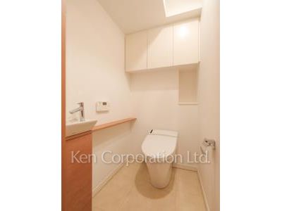 Lavatory ※Photo of the same layout on 3 floor. Decoration and fixture may differ.