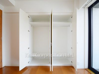 Closet ※Photo of the same layout on 8 floor. Decoration and fixture may differ.