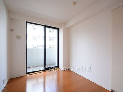 Bedroom ※Photo of the same layout on 8 floor. Decoration and fixture may differ.