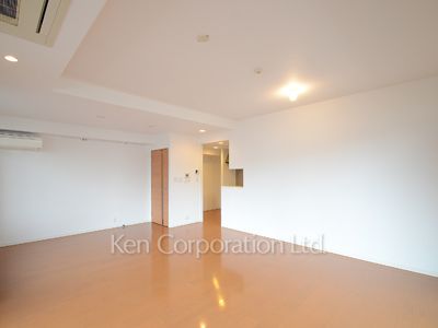 Living-Dining ※Photo of the same layout on 5 floor. Decoration and fixture may differ.