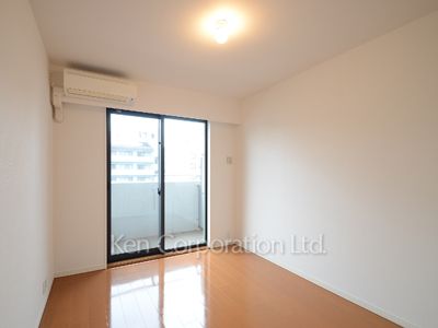 Bedroom ※Photo of the same layout on 5 floor. Decoration and fixture may differ.