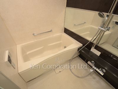 Bath ※Photo of the same layout on 5 floor. Decoration and fixture may differ.