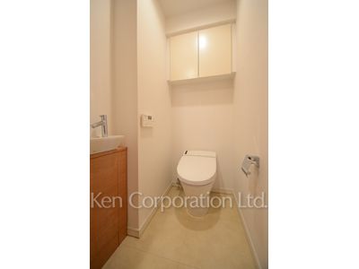 Lavatory ※Photo of the same layout on 5 floor. Decoration and fixture may differ.