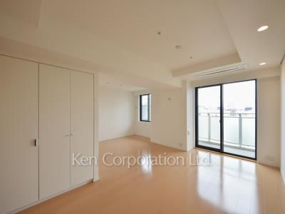 Living-Dining ※Photo of the same layout on 11 floor. Decoration and fixture may differ.