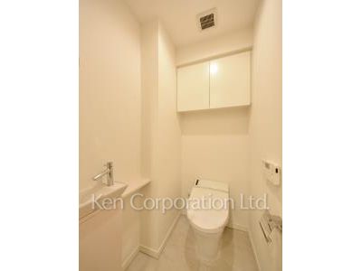 Lavatory ※Photo of the same layout on 11 floor. Decoration and fixture may differ.