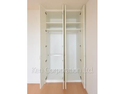 Closet ※Photo of the same layout on 11 floor. Decoration and fixture may differ.