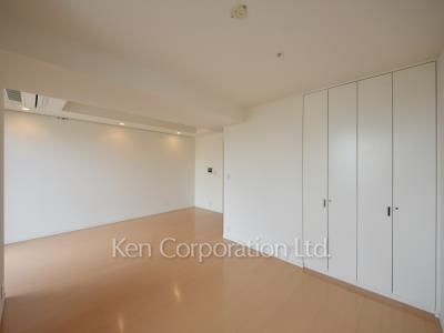 Living-Dining ※Photo of the same layout on 11 floor. Decoration and fixture may differ.