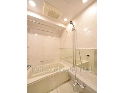 Bath ※Photo of the same layout on 11 floor. Decoration and fixture may differ.