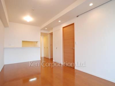 Living-Dining ※Photo of the same layout on 4 floor. Decoration and fixture may differ.