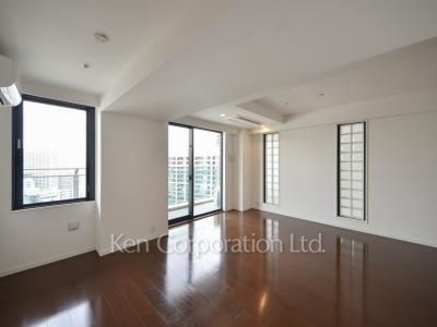 Living-Dining ※Photo of the same layout on 20 floor. Decoration and fixture may differ.