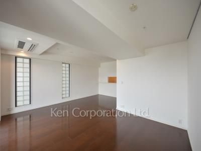 Living-Dining ※Photo of the same layout on 20 floor. Decoration and fixture may differ.