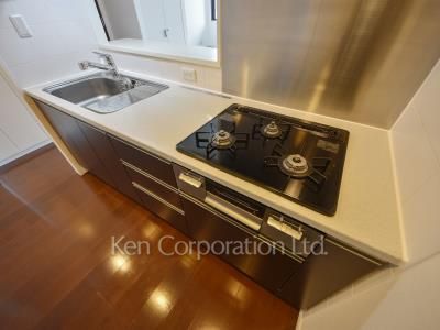 Kitchen ※Photo of the same layout on 20 floor. Decoration and fixture may differ.
