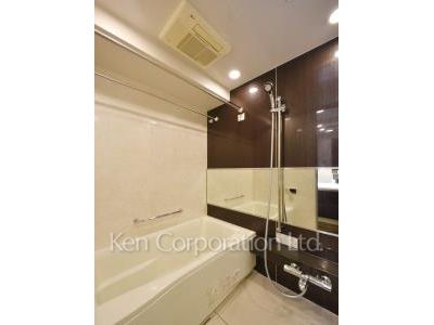 Bath ※Photo of the same layout on 20 floor. Decoration and fixture may differ.